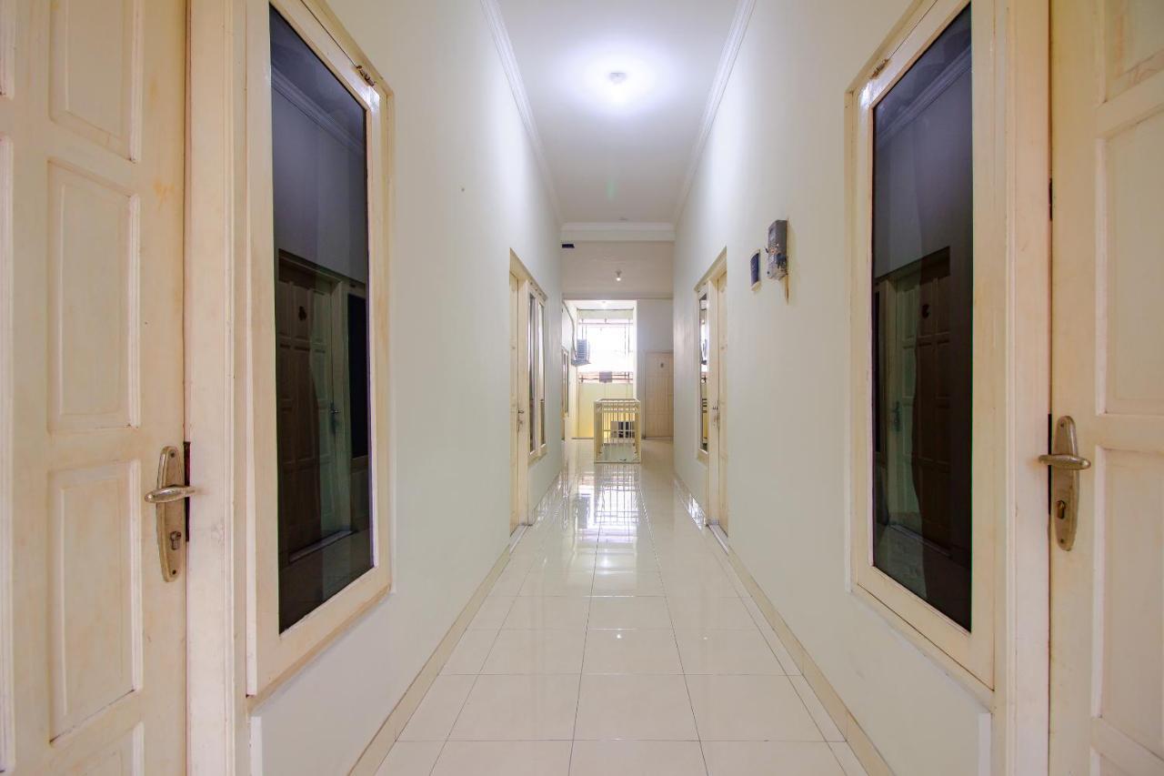 Отель Oyo 3083 D Kost 3 Syariah Джокьякарта Экстерьер фото