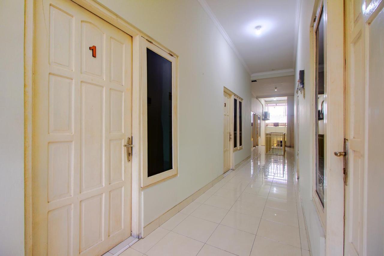 Отель Oyo 3083 D Kost 3 Syariah Джокьякарта Экстерьер фото